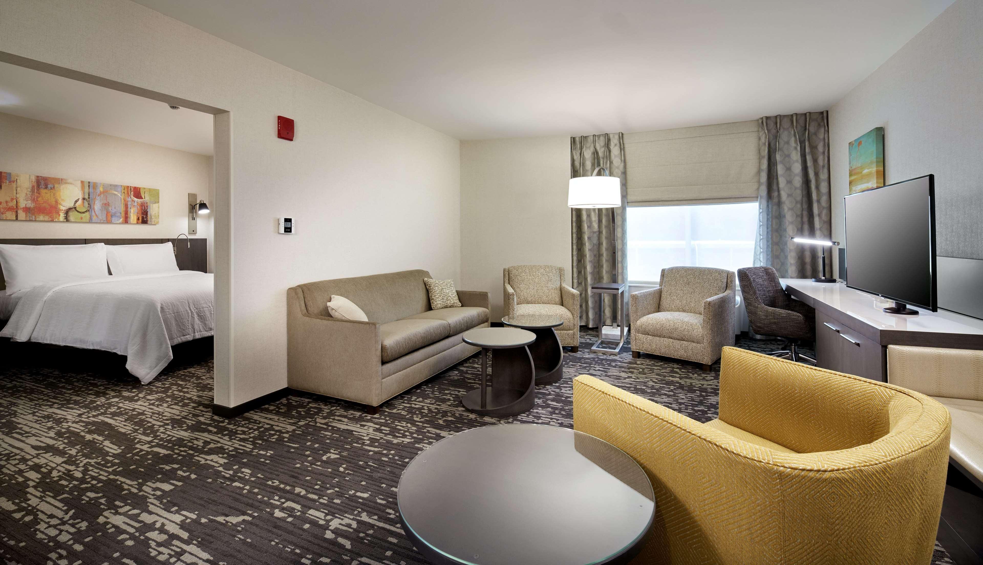 Hilton Garden Inn Roslyn Esterno foto