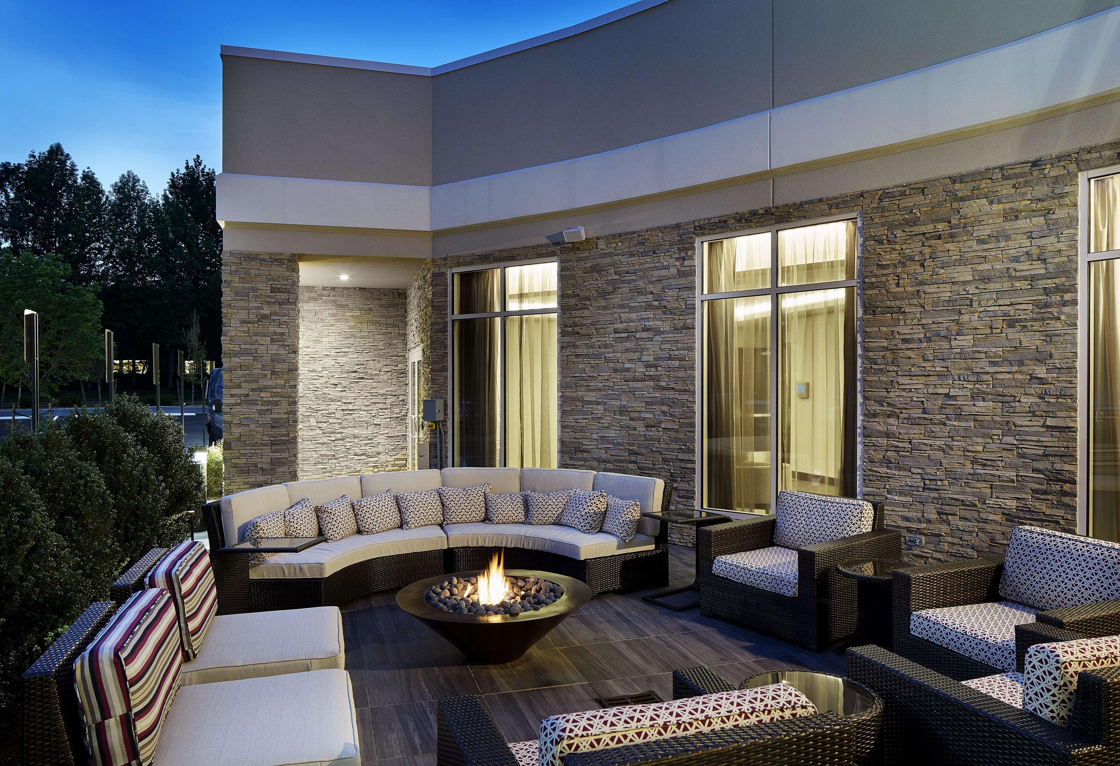 Hilton Garden Inn Roslyn Esterno foto