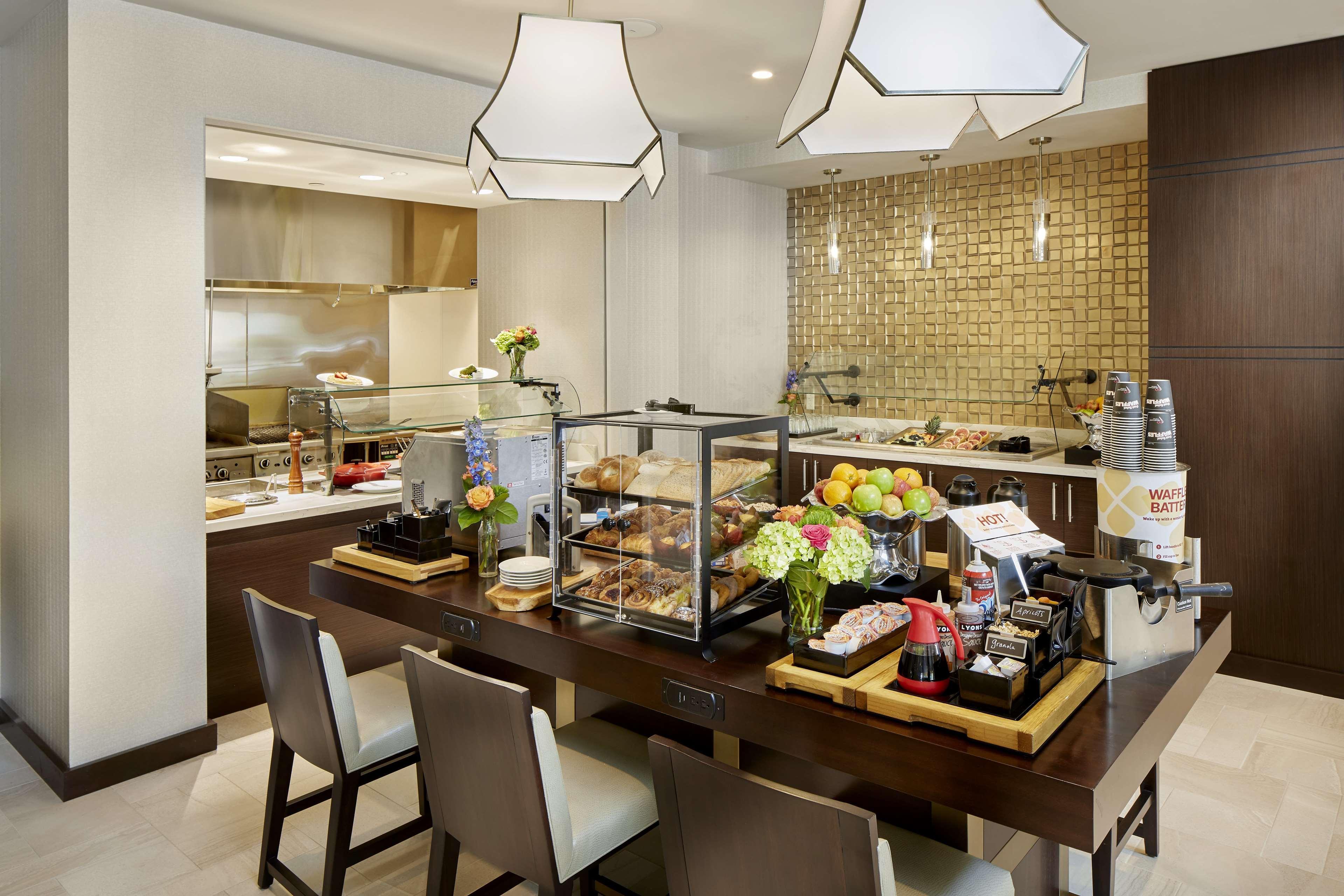 Hilton Garden Inn Roslyn Esterno foto