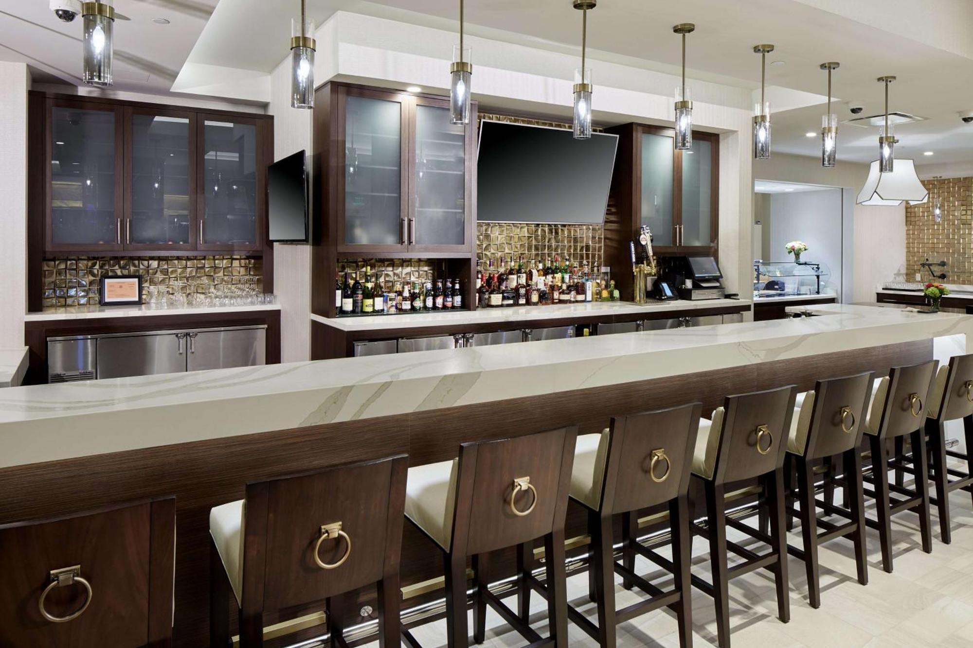 Hilton Garden Inn Roslyn Esterno foto