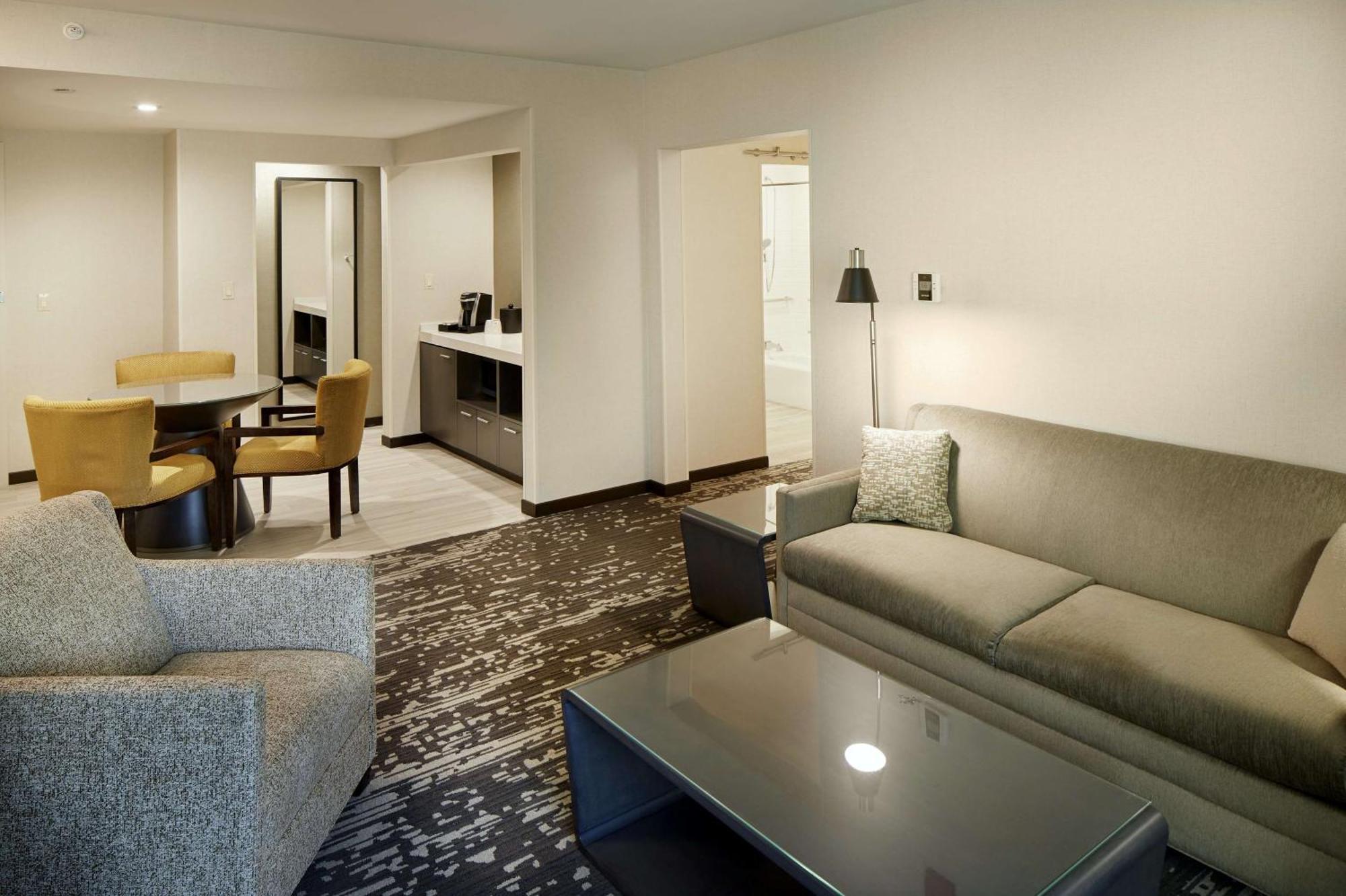 Hilton Garden Inn Roslyn Esterno foto